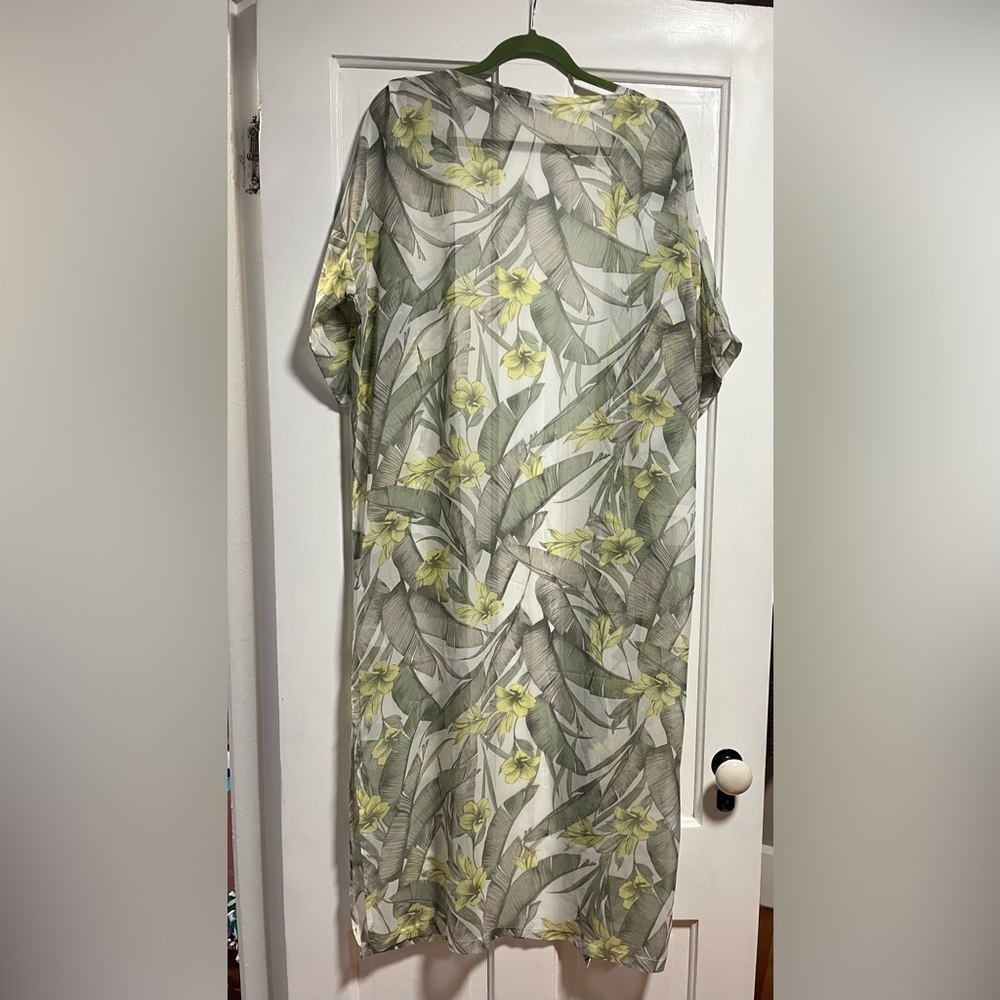 Banana Republic Sheer tropical Leaf Print Kimono Reaort Wear Coverup